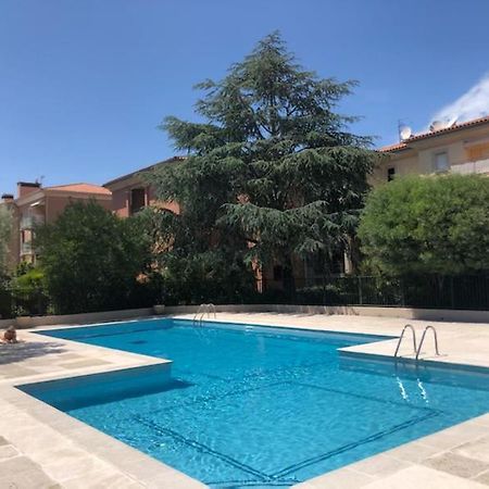 Belle résidence au centre de Saint Tropez avec piscine et garage Exterior foto