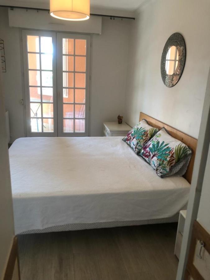 Belle résidence au centre de Saint Tropez avec piscine et garage Exterior foto