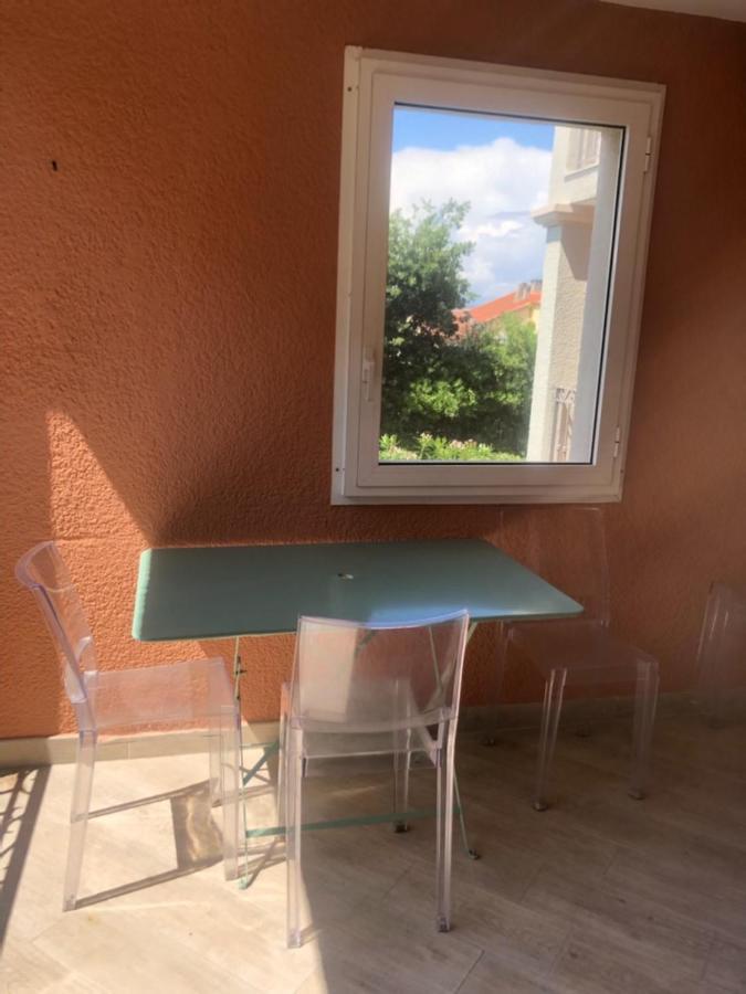 Belle résidence au centre de Saint Tropez avec piscine et garage Exterior foto
